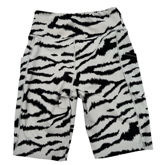 Cali Active  Women’s Sporty Exercise  Athletic Animal Print Bike Short Sz M - Picture 2 of 8